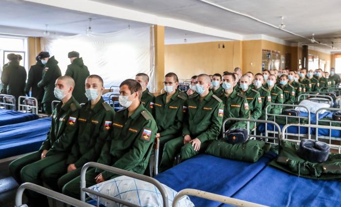 Obligātā militārā dienesta karavīri Krievijas bruņotajos spēkos/Maxim Kiselev/TASS/Scanpix