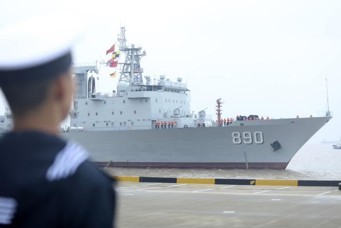 Ķīnas Tautas Atbrīvošanas armijas flote atgriežas ostā Zhoushan, Ķīnas austrumu daļā, Džedzjanas provincē, 2022. gada 15. novembrī