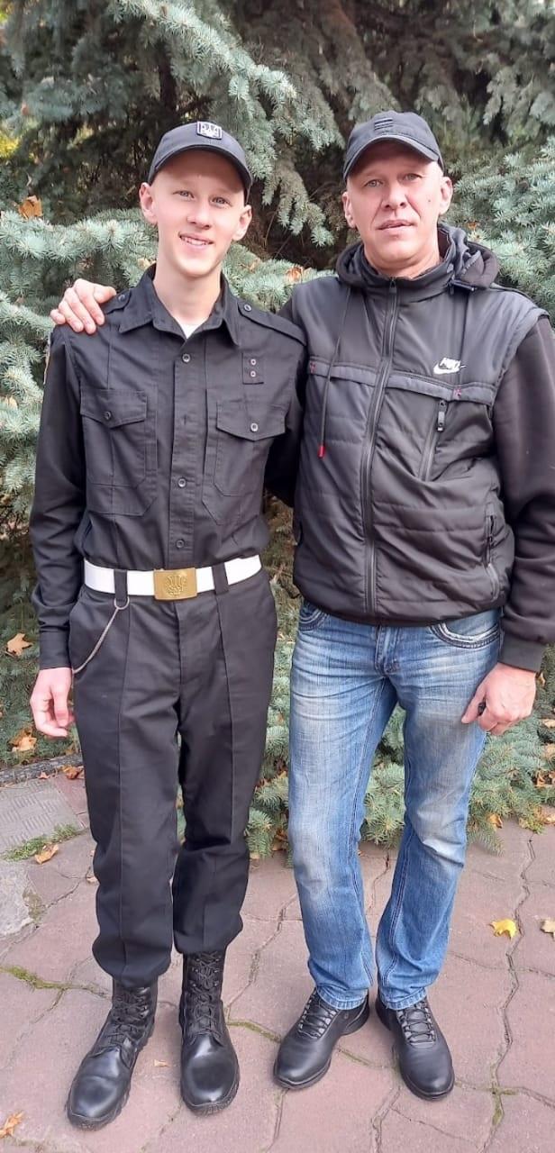Dmitro kopā ar savu tēvu