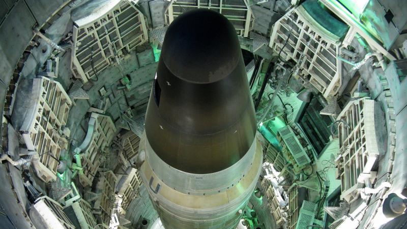 Ar kodolgalviņu aprīkotā ASV nesējraķete "TITAN"