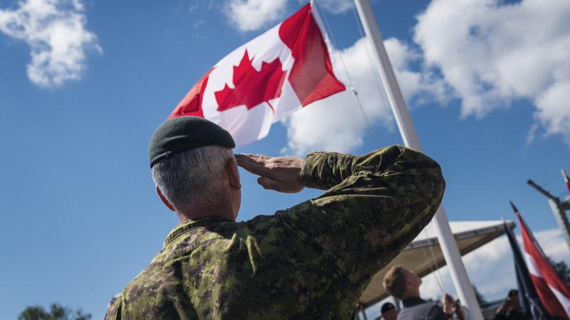 Kanādas karoga pacelšana