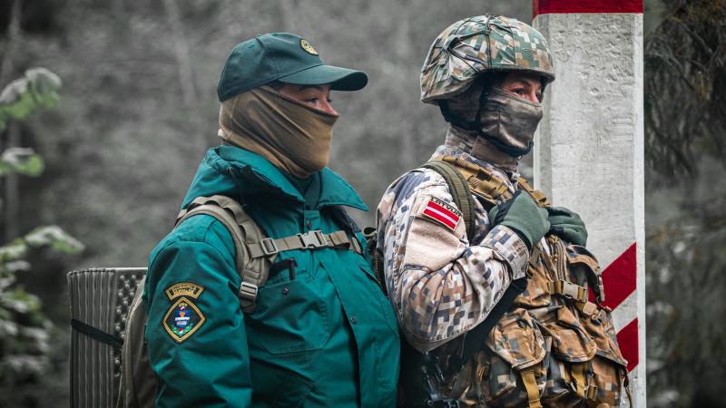 Latvijas robežsargi un karavīri uz robežas ar Baltkrieviju