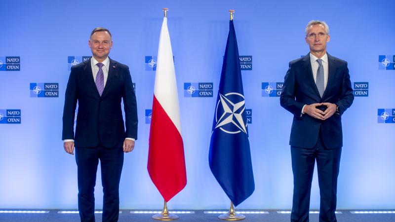 Polijas prezidents Andžejs Duda un NATO ģenerālsekretārs Jenss Stoltenergs