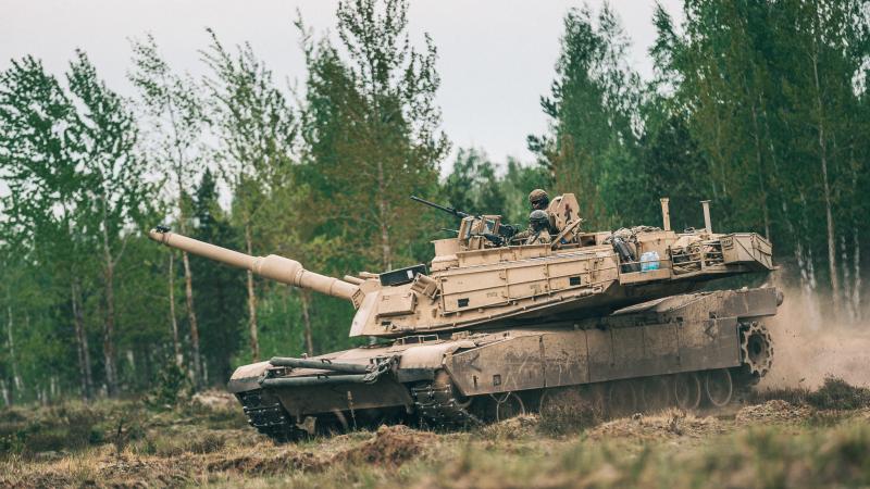 ASV tanks "Abrams" mācībās Ādažu poligonā