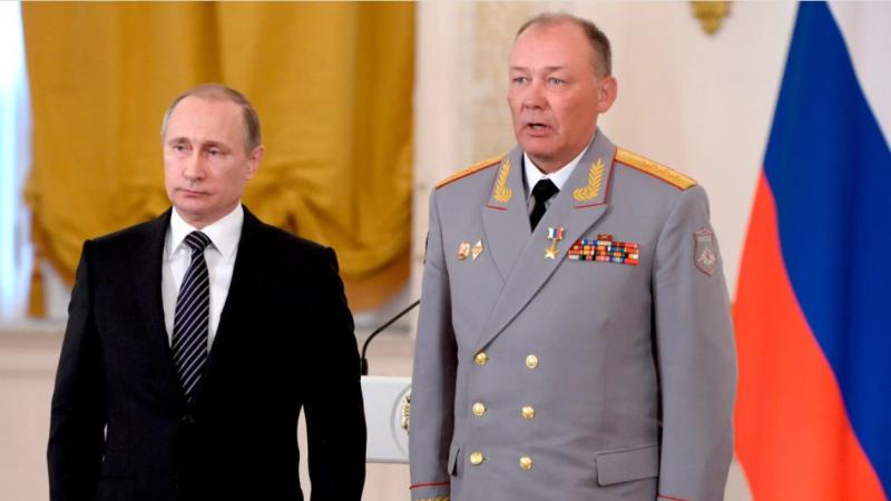 Krievijas valdnieks V. Putins ar ģenerāli A. Dvorņikovu
