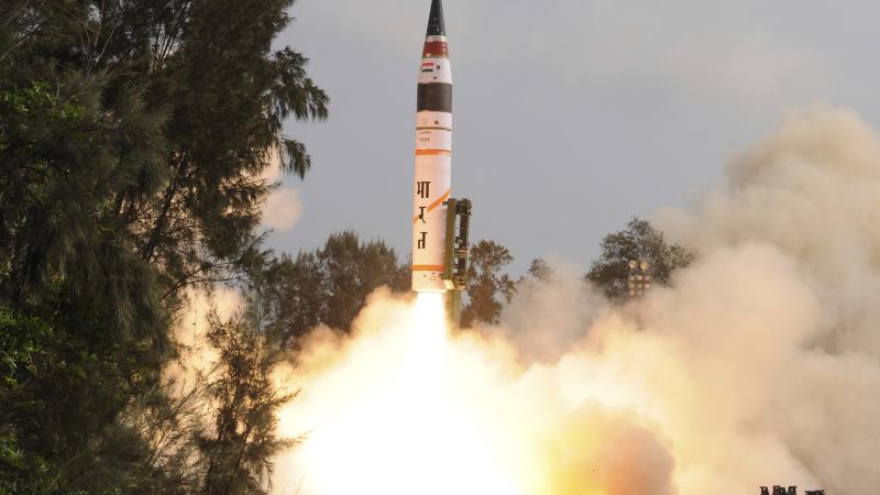 Indijas testētā kodolieroču nestspējīgā raķete 2012. gadā