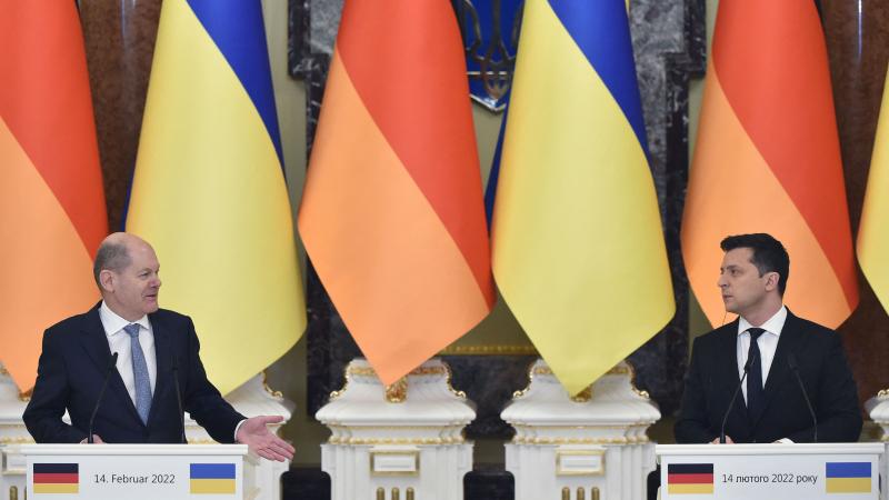  Ukrainas prezidents Volodimirs Zelenskis un Vācijas kanclers Olafs Šolcs 2022. gada 14. februārī