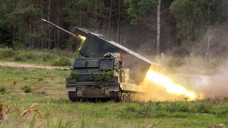 Ukrainas bruņotie spēki ar MLRS sistēmām apšauda krievu okupantu pozīcijas