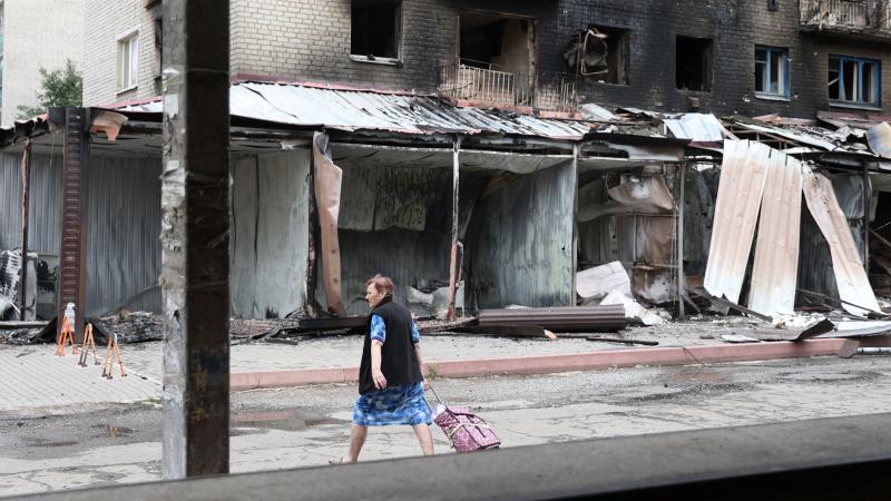 Krievijas iznīcināta dzīvojamā ēka Ukrainā