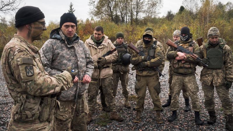 ASV armija apmāca ukraiņu virsniekus 2017.gadā. Gaelle Girbes/SIPA/Scanpix