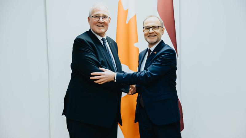 Latvijas un Kanādas aizsardzības ministri