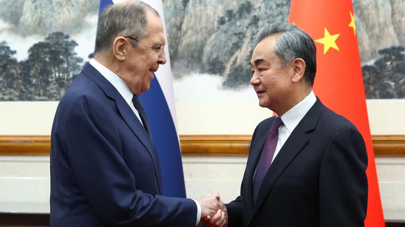 Ķīnas un Krievijas ārlietu ministri