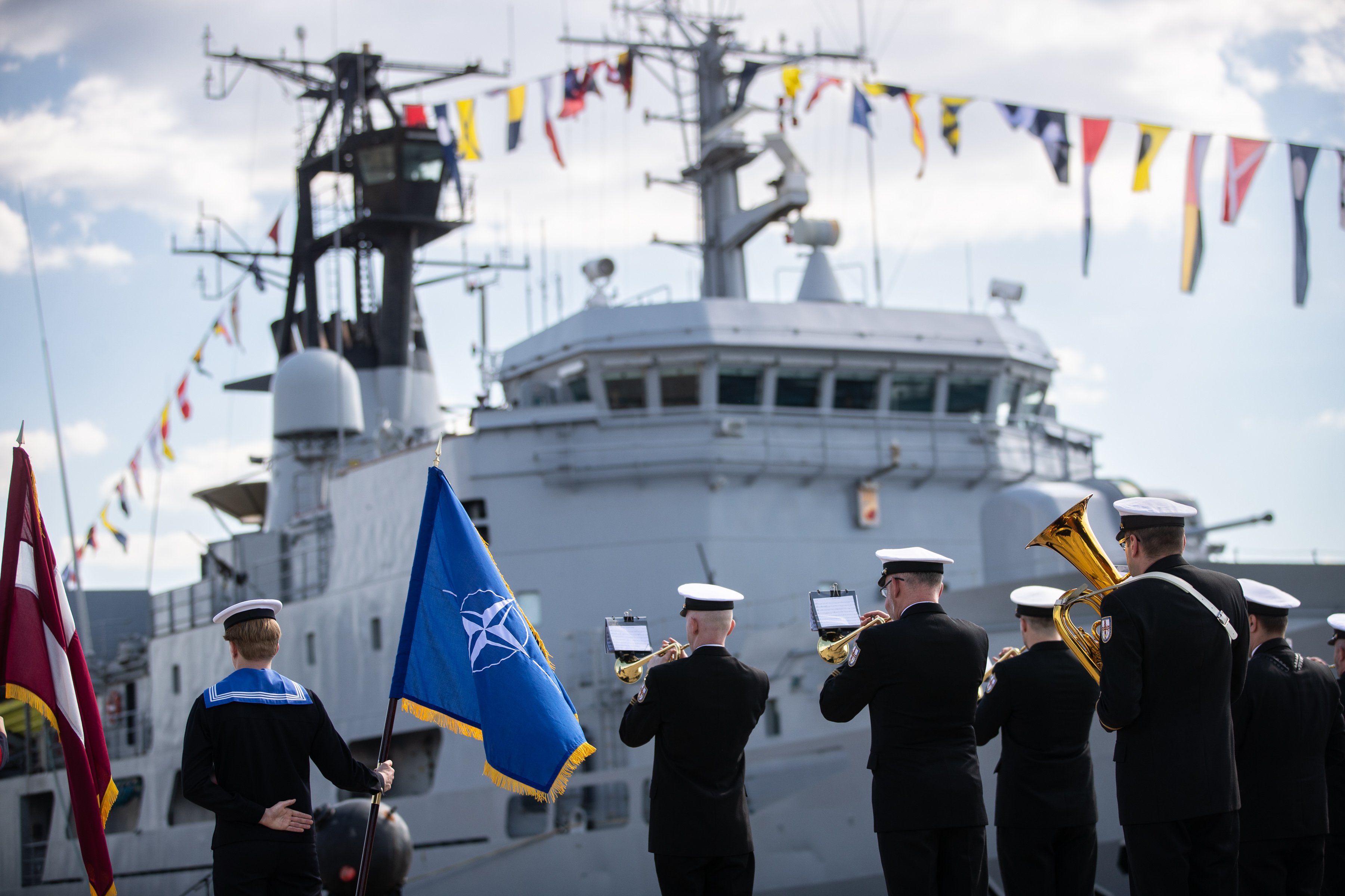 50-årsjubileet for 1st Standing NATO Sea Mine Countermeasures Group feires ved en høytidelig seremoni i havnen i Riga