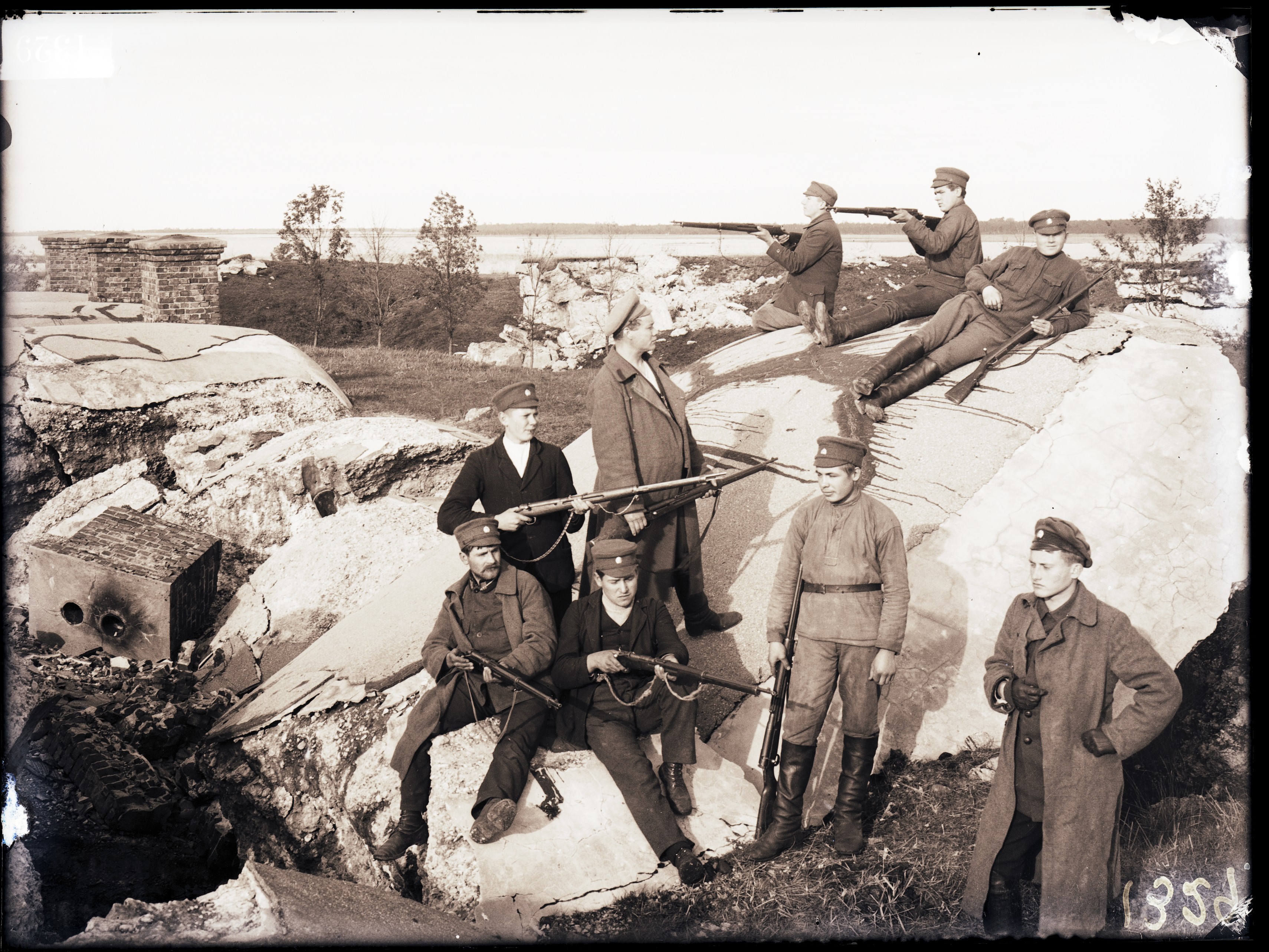 Liepājas garnizona karavīri Kara ostas fortos 1919. gada rudenī