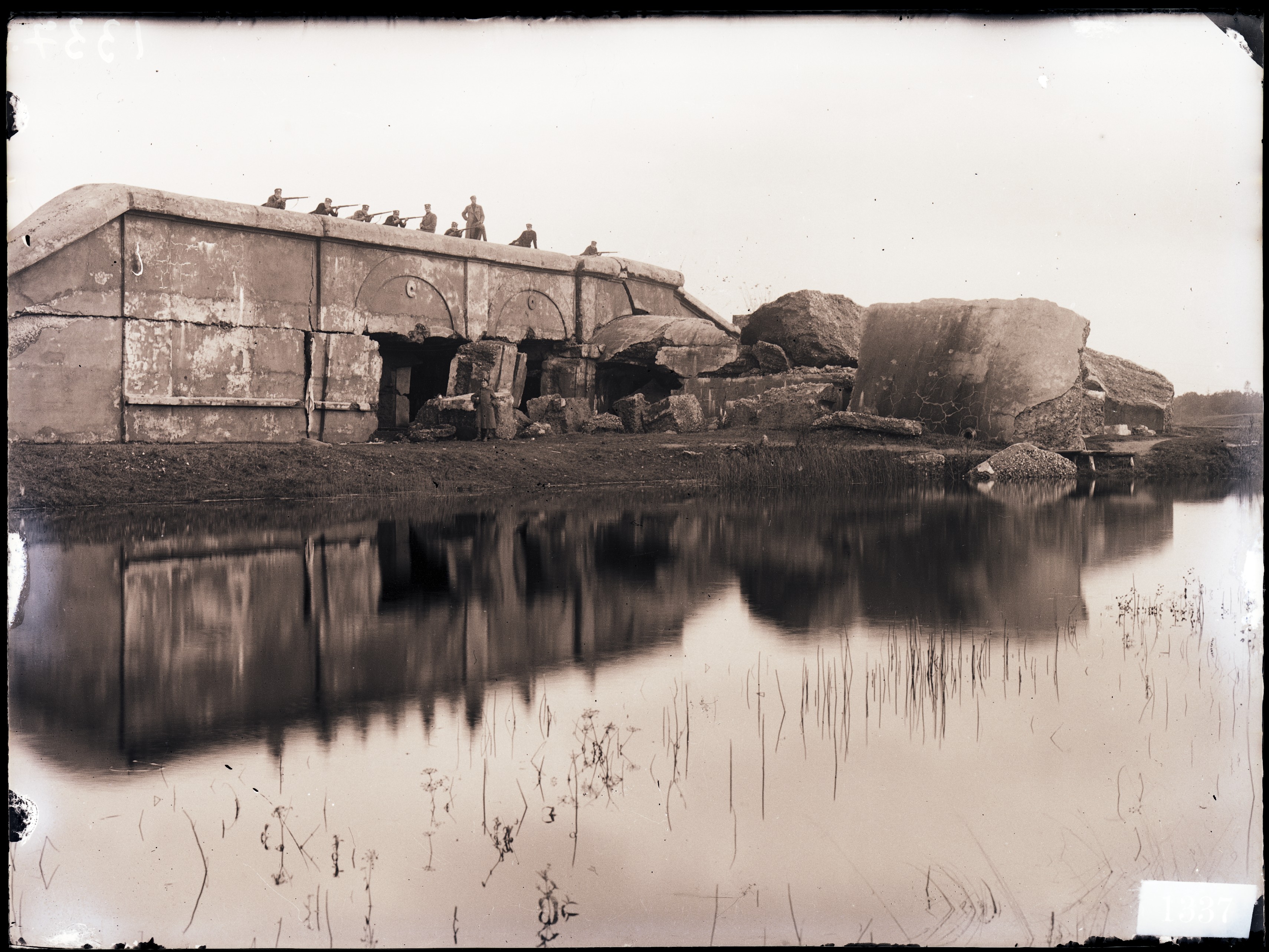 Liepājas garnizona karavīri Kara ostas fortos 1919. gada rudenī