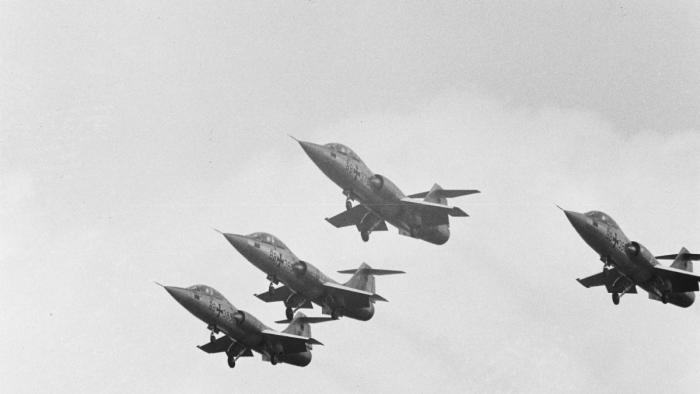 Vācijas bruņoto spēku iznīcinātāji F-104G "Starfighter" 1961. gadā