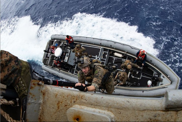 ASV Jūras spēku SEAL's vienības kaujinieki/ U.S. NAVY/ Flickr