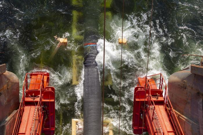 Krieviju un Vāciju savienojošā gāzes vada "Nord Stream 2" montāža uz ieklāšanas kuģa Baltijas jūrā/Nord Stream 2 / Thomas Eugster