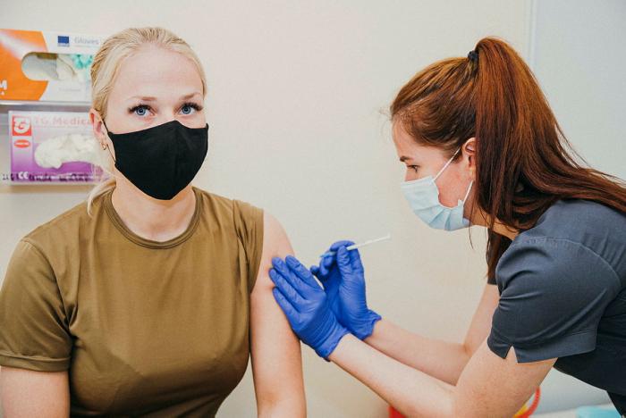 karavīru vakcinācija