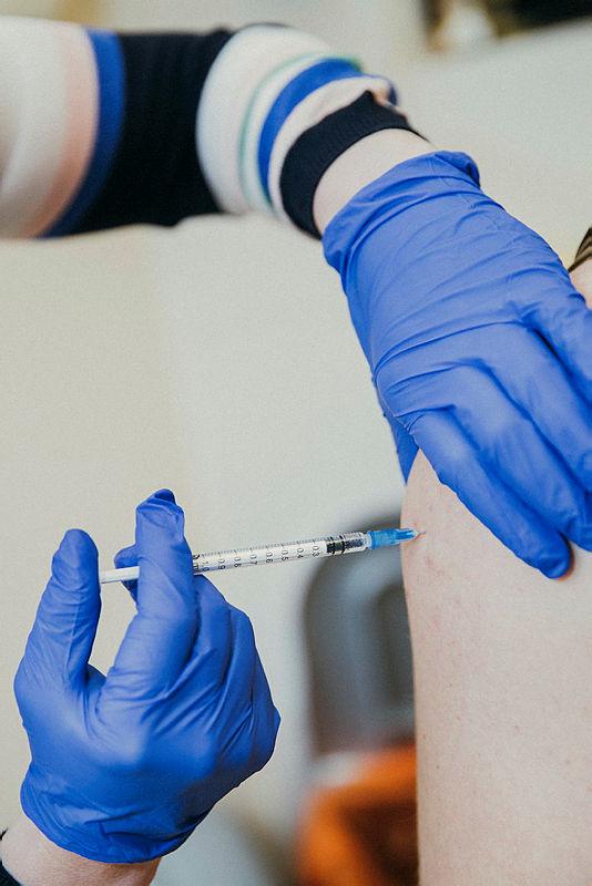 karavīru vakcinācija