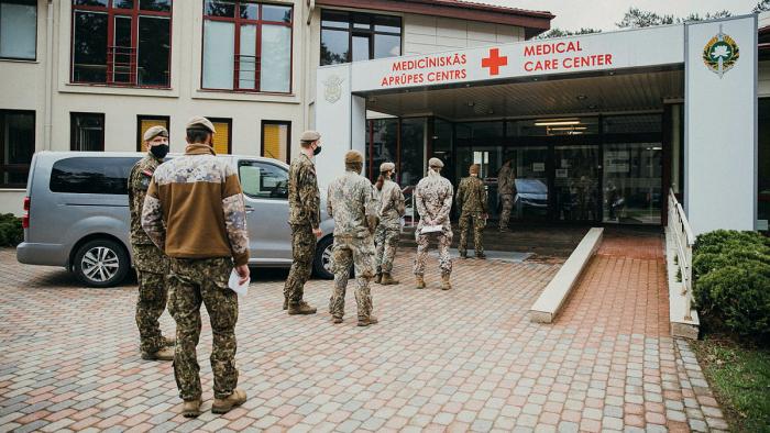 karavīru vakcinācija