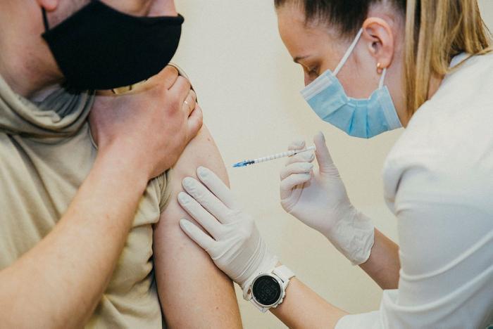 karavīru vakcinācija