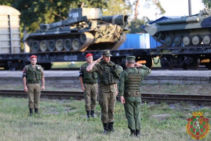 Krievijas karavīri ierodas Baltkrievijā uz mācībām "Zapad 2021"