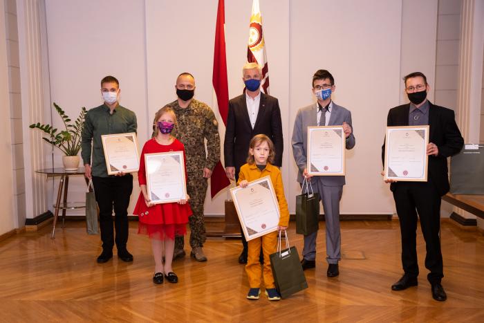 Foto: Konkursa "Mans sveiciens Zemessardzei" laureāti/Gatis Dieziņš/ Aizsardzības ministrija