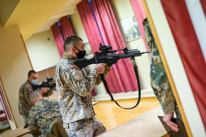 Foto: Instruktoru kursa kandidātu atlases process NBS Cēsu instruktoru skolā/srž. Ēriks Kukutis/ Aizsardzības ministrija 