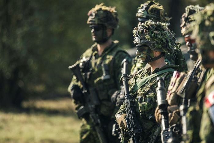 NATO paplašinātās klātbūtnes kaujas grupas Latvijā Kanādas bruņoto spēku karavīri