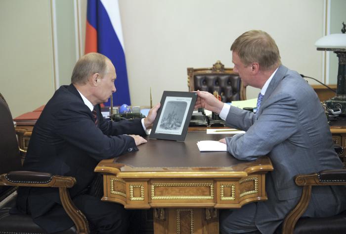 Krievijas diktators Vladimirs Putins un Anatolijs Čubaiss