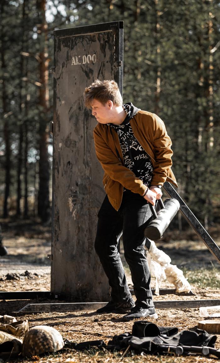 Jaunieši Sauszemes spēku Mehanizētās kājnieku brigādes atvārto durvju dienās/Foto: kar. K. Lejnieks/SZS MBde