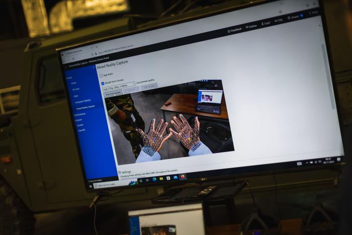 Ādažu bāzē demonstrē virtuālās un papildinātās realitātes risinājumus militārām vajadzībām