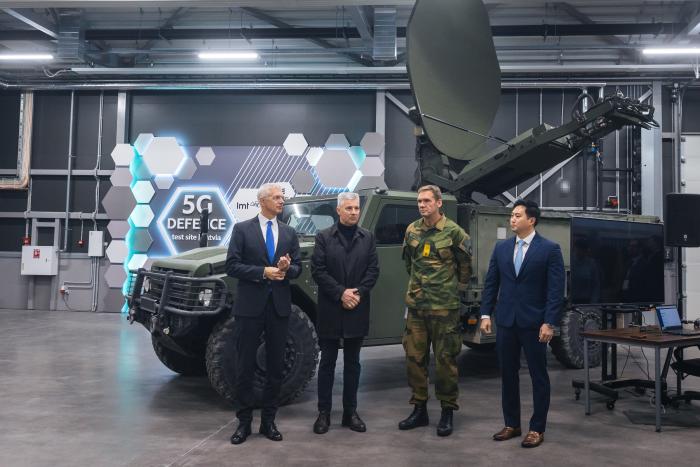 Ādažu bāzē demonstrē virtuālās un papildinātās realitātes risinājumus militārām vajadzībām Foto: seržants Ēriks Kukutis/Aizsardzības ministrija
