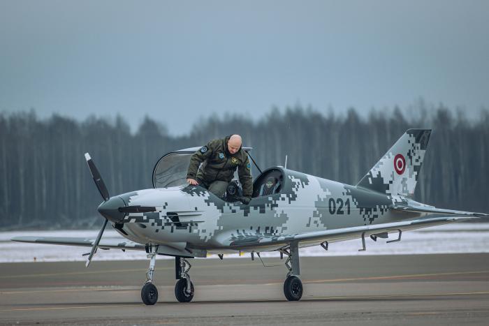 Gaisa spēki saņem divus Latvijā ražotos lidaparātus “Tarragon” 