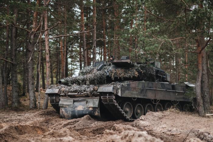 Vācu tanks "Leopard 2" mācībās "Iron Spear" Ādažos 2021. gadā
