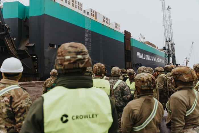 ASV kravas kuģis "ARC Defender" ierodas Rīgas ostā