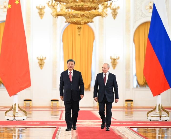 Ķīnas prezidenta Sji Dziņpina vizīte Maskavā pie Krievijas diktatora Vladimira Putina. 