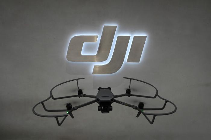 Ķīnas tehnoloģiju uzņēmuma “DJI” drons.