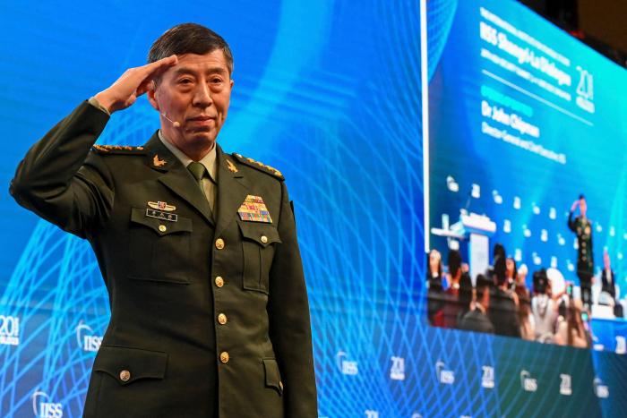 Ķīnas aizsardzības ministrs ģenerālis Li Šanfu, uzstājoties Šangri La konferencē Singapūrā