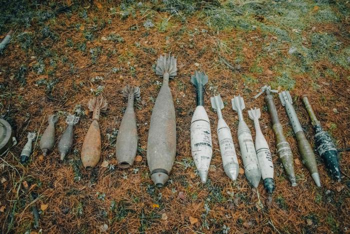 Atrastie sprādzienbīstamie priekšmeti / Foto: Zemessardzes Ogres 54. bataljona arhīvs