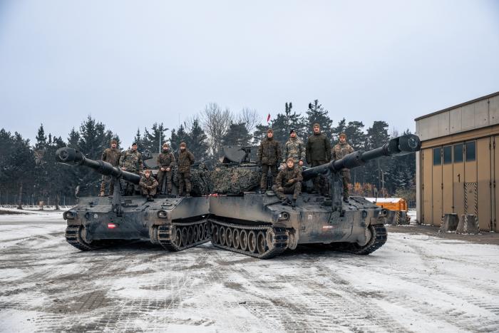 Artilērijas diviziona karavīri piedalās militārajās mācībās Austrijā