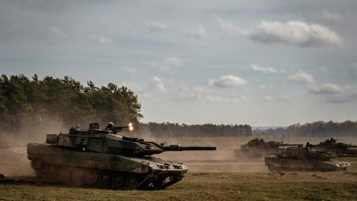 Zviedrijas Armijas kaujas tanki "Leopard 2"