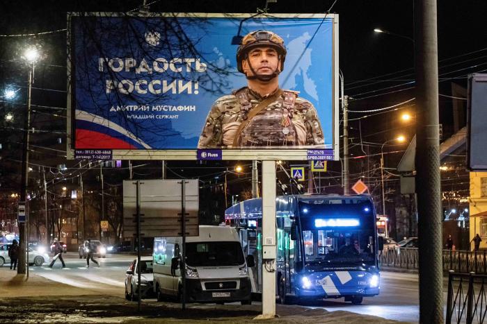 Krievijas armijas reklāma Sanktpēterburgā / Foto: ZUMAPRESS.com/Scanpix