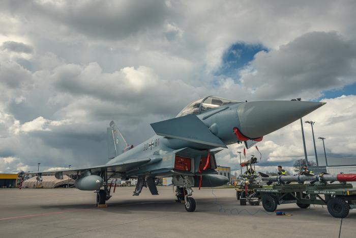 "Eurofighter Typhoon" iznīcinātājs militārajā bāzē “Lielvārde” / Foto: srž. Ēriks Kukutis/Aizsardzības ministrija