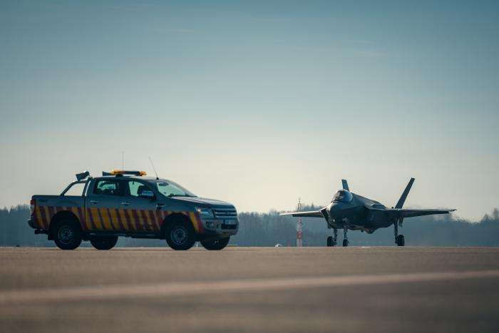 Militārajā bāzē “Lielvārde” ieradušies divi Nīderlandes iznīcinātāji “F-35”