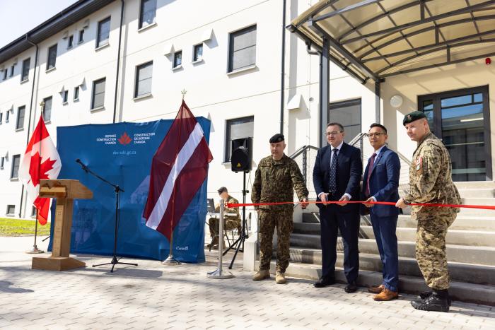 Kanādas kazarmu atklāšanas ceremonija šī gada 21. maijā.