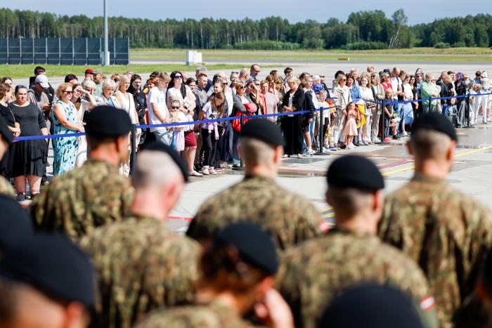 Karavīru sagaidīšana no misijas Kosovā