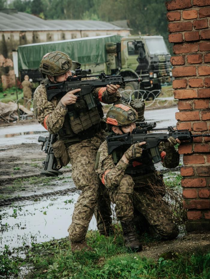 Pretinieki cenšas aizsargāt ieņemto teritoriju