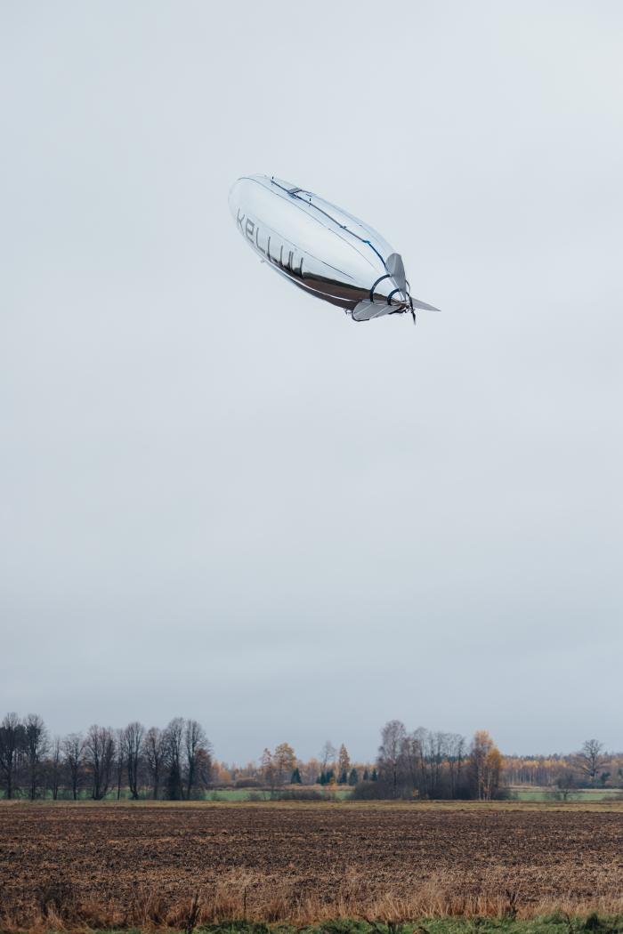 Dirižablis paceļas